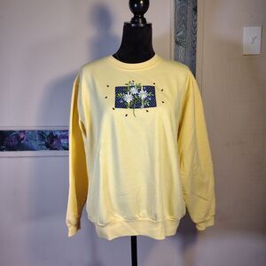 VTG Embroidered Floral Ladybugs Yellow Crewneck Grannycore Cottagecore/T133